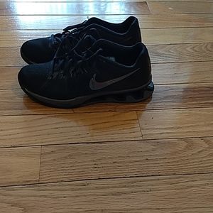 Nike black size 9 Reax training shoes.